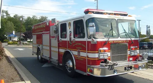 Ce calendrier des pompiers sort le grand jeu (photos)