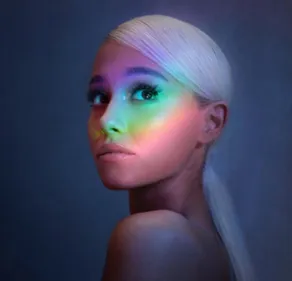 Ariana Grande chante pour la première fois "Imagine" en live (Vidéo)