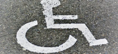 Violences conjugales : une femme désormais handicapée est jugée en...