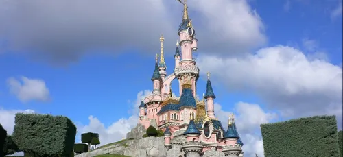 Une mère de famille jugée pour des vols de poussettes à Disneyland
