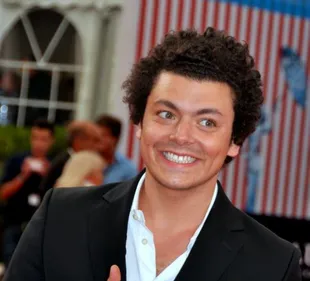 Kev Adams disparaît soudainement d’Instagram !