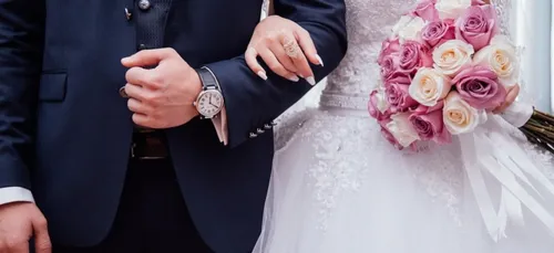 Sa maîtresse débarque à son mariage habillée en mariée ! (vidéo)