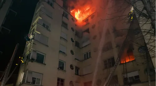Paris : le difficile retour à une vie normale après l’incendie rue...