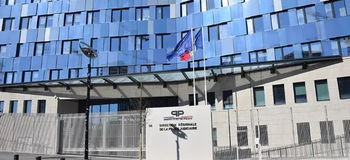 Paris : une policière tuée accidentellement d’une balle dans la...