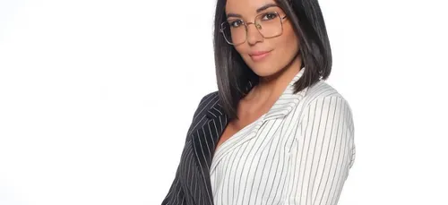 Agathe Auproux révèle être atteinte d’un cancer (Photos)