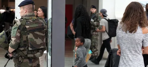 Roissy : une militaire de la force Sentinelle s’est suicidée avec...