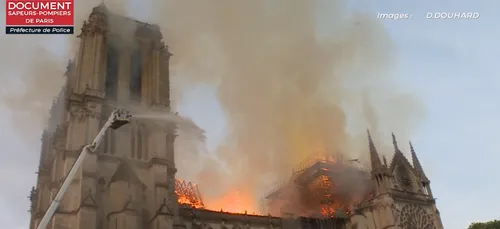 Notre-Dame de Paris : à l’intérieur de l’enfer avec les pompiers de...