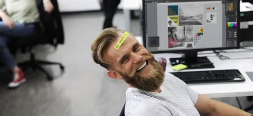 Se forcer à sourire augmenterait l'envie de consommer de l'alcool