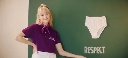 Angèle : découvrez les coulisses du clip « Balance ton quoi » (vidéo)