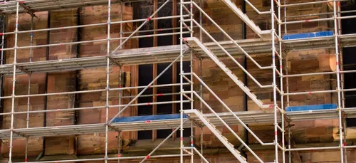 Paris : deux ouvriers écrasés par une dalle de béton sur un chantier