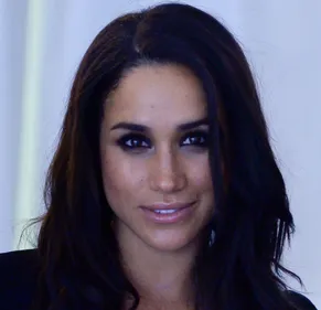 Une femme passe 6 heures au bloc pour ressembler à Meghan Markle...