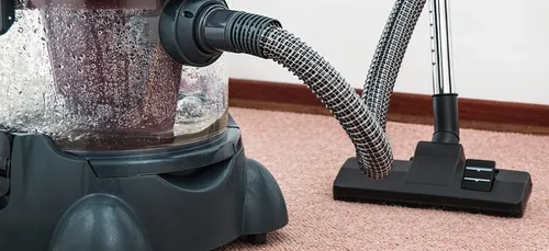 Les internautes risquent leur vie avec le "Vacuum Challenge" (Vidéo)