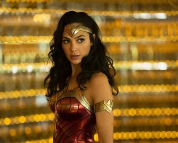 Wonder Woman 1984 : sa nouvelle armure dévoilée dans la première...
