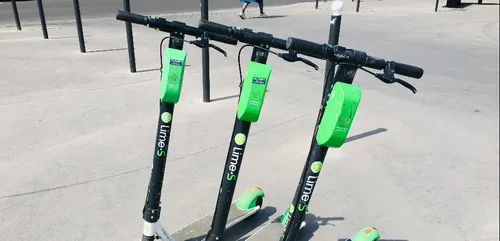 La Mairie de Paris durcit le ton face aux trottinettes électriques