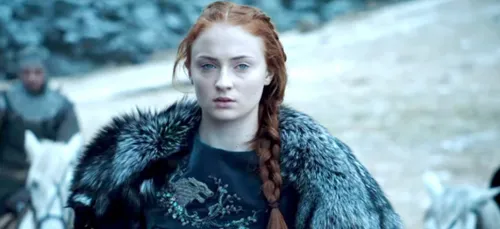 L'actrice de Game of Thrones, Sophie Turner, gifle un présentateur...
