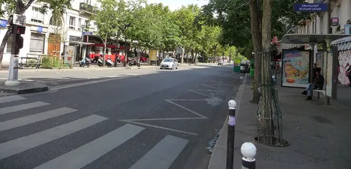 Paris : un automobiliste agresse un piéton malvoyant sur un passage...