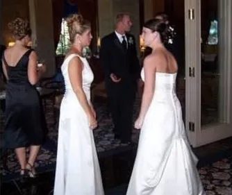 Invitée à son mariage, sa nouvelle belle-mère débarque habillée en...