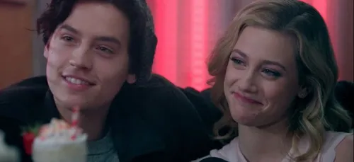"Riverdale" : le couple Lili Reinhart et Cole Sprouse se sépare