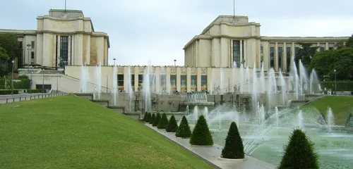 Un homme arrêté après avoir photographié des enfants nus au Trocadéro