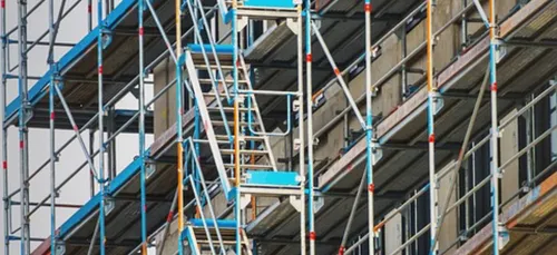Paris : un échafaudage de chantier s’est effondré faisant au moins...