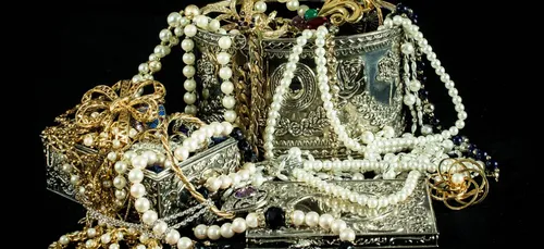 Paris : 400 000 euros de bijoux volés dans un taxi !