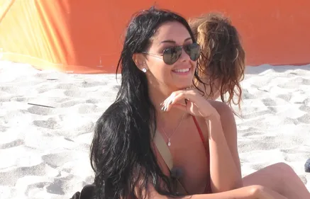 Nabilla dévoile enfin le prénom de son futur bébé !