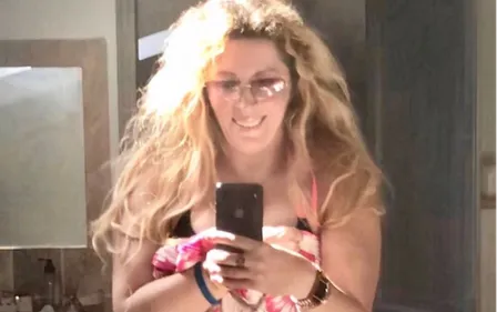 Topless, Loana dévoile son nouveau corps aminci (photo)