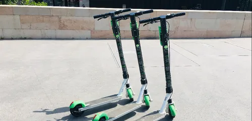 Yvelines : un conducteur en trottinette électrique prend l’A86 et...