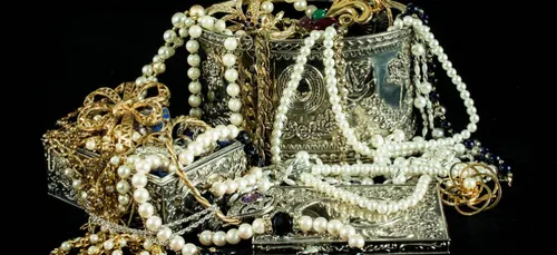 Seine-Saint-Denis : des bijoux volés par une fausse princesse...