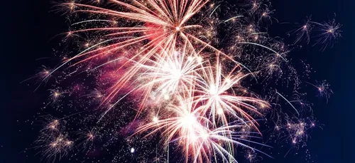 Fresnes : un feu d’artifice sauvage tiré devant la prison pour des...