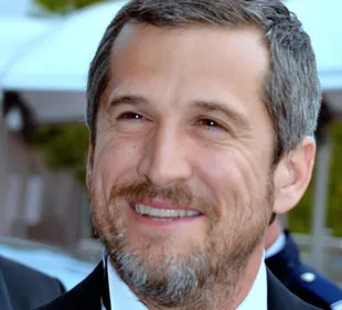 Guillaume Canet publie une chute à vélo, les images font le buzz...