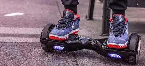 Un hoveboard en charge sous le lit d'un enfant prend feu en pleine...