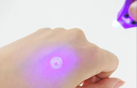 Pour tracer les frotteurs dans le métro, il existe des tampons à...