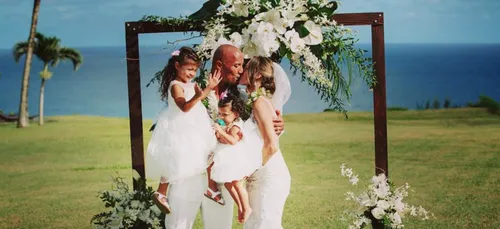 Dwayne Johnson dévoile les coulisses de son mariage (photos)