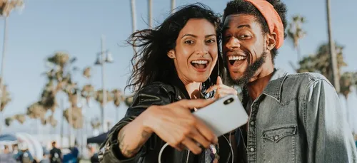 « Zao » : l’application qui remplace le visage des acteurs par le...