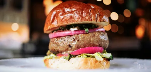 Le burger aux insectes va bientôt débarquer dans notre assiette