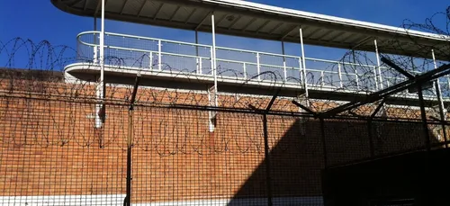 Nanterre : le gardien de prison termine derrière les barreaux