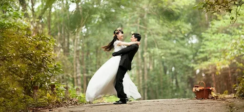 Ils se marient et divorcent 23 fois pour obtenir des appartements...