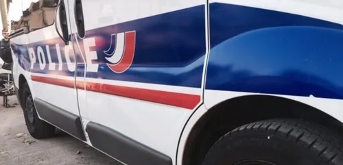 Suicide à Pantin : des centaines de personnes ont rendu hommage à...