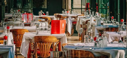 Deux touristes reçoivent une addition de 430 euros pour des...