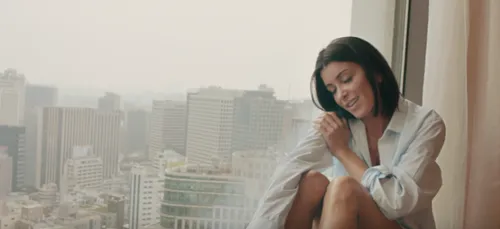 Jenifer : victime d’une arnaque, la chanteuse interpelle sa communauté