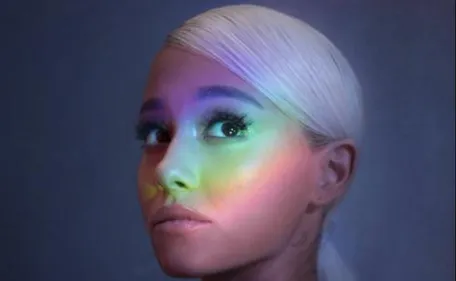 Quand Ariana Grande reprend la chanson que Kylie Jenner fredonne à...