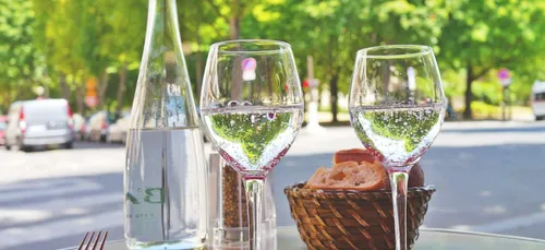 « Même goût, même odeur » : ce restaurant sert de l’eau filtrée...