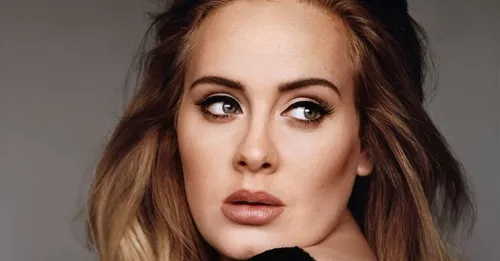 Adele : son incroyable perte de poids surprend la toile (photos)