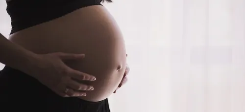 Une nounou tombe enceinte du garçon de 11 ans qu'elle gardait (photo)