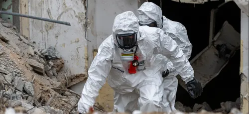 Des pompiers spécialisés en radioactivité sont intervenus mercredi...
