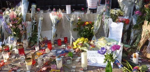 Paris : un hommage sobre aux victimes des attentats du 13 novembre