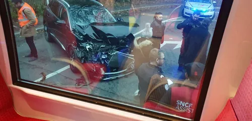 Transilien : un train de la ligne L percute un véhicule à Garches...