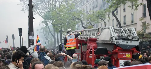 Réforme des retraites : forte mobilisation et incidents dans Paris