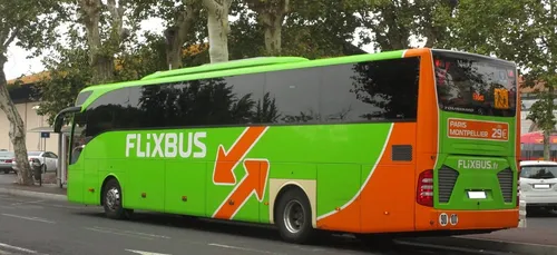 Grève : deux «cars Macron» desservent Paris depuis la banlieue ce...